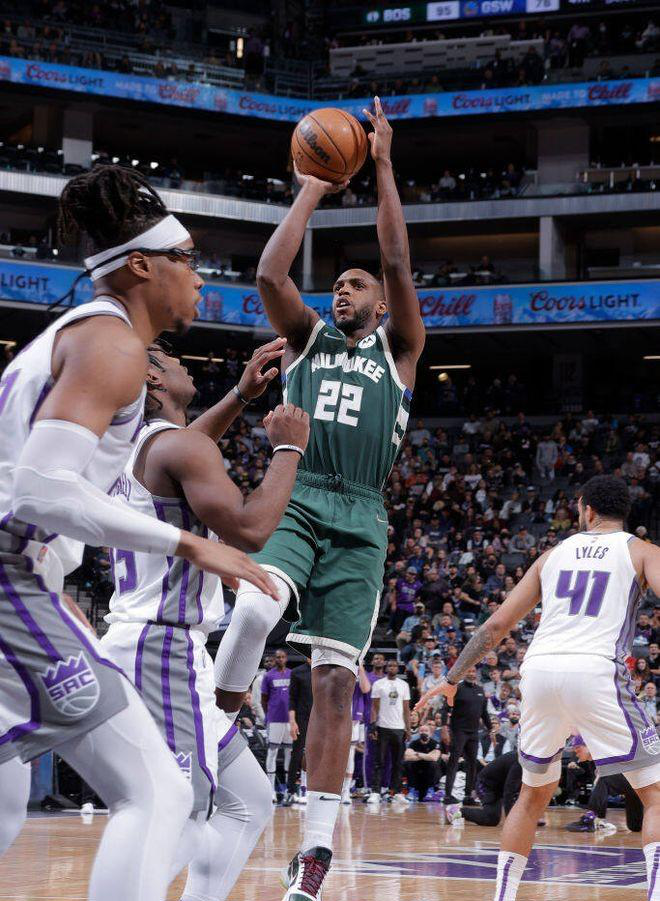 爱游戏-棒球夜战：滇池灰熊队逆转漠南貔貅队，主帅临场妙招锋线火力回暖的简单介绍