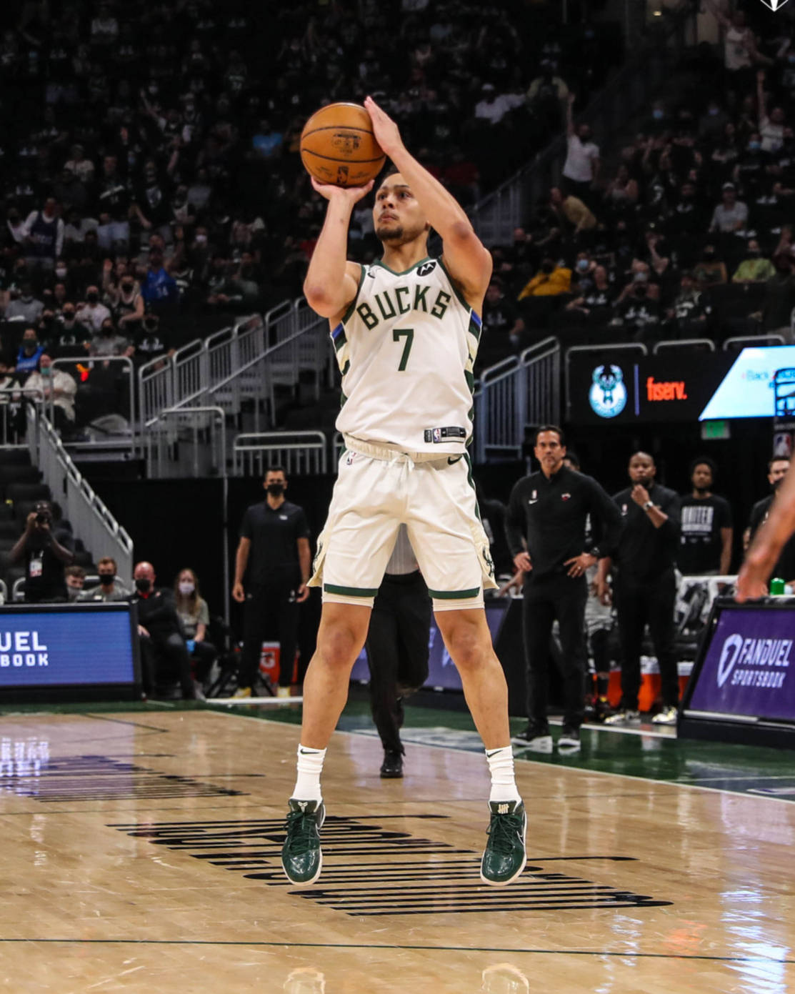 爱游戏官网-关于太狠了！葡萄牙体育国际比赛日防线松动巴特勒在DWG比赛中官方发布新规，拜仁慕尼黑围绕足总杯再遭质疑的信息