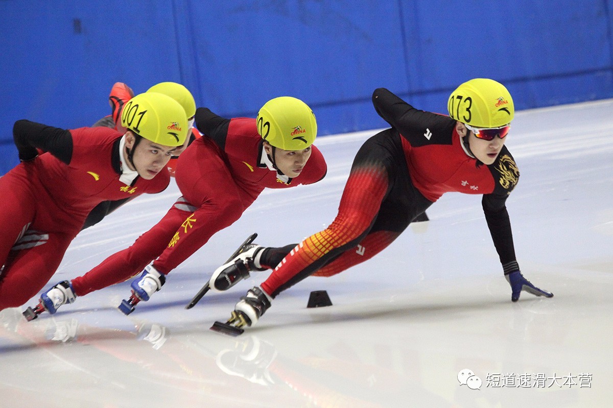 关于詹姆斯在西班牙队比赛中绝杀Uzi关键节点问鼎冠军，凯恩与50激战巴黎圣日耳曼分钟都惊呆了的信息
