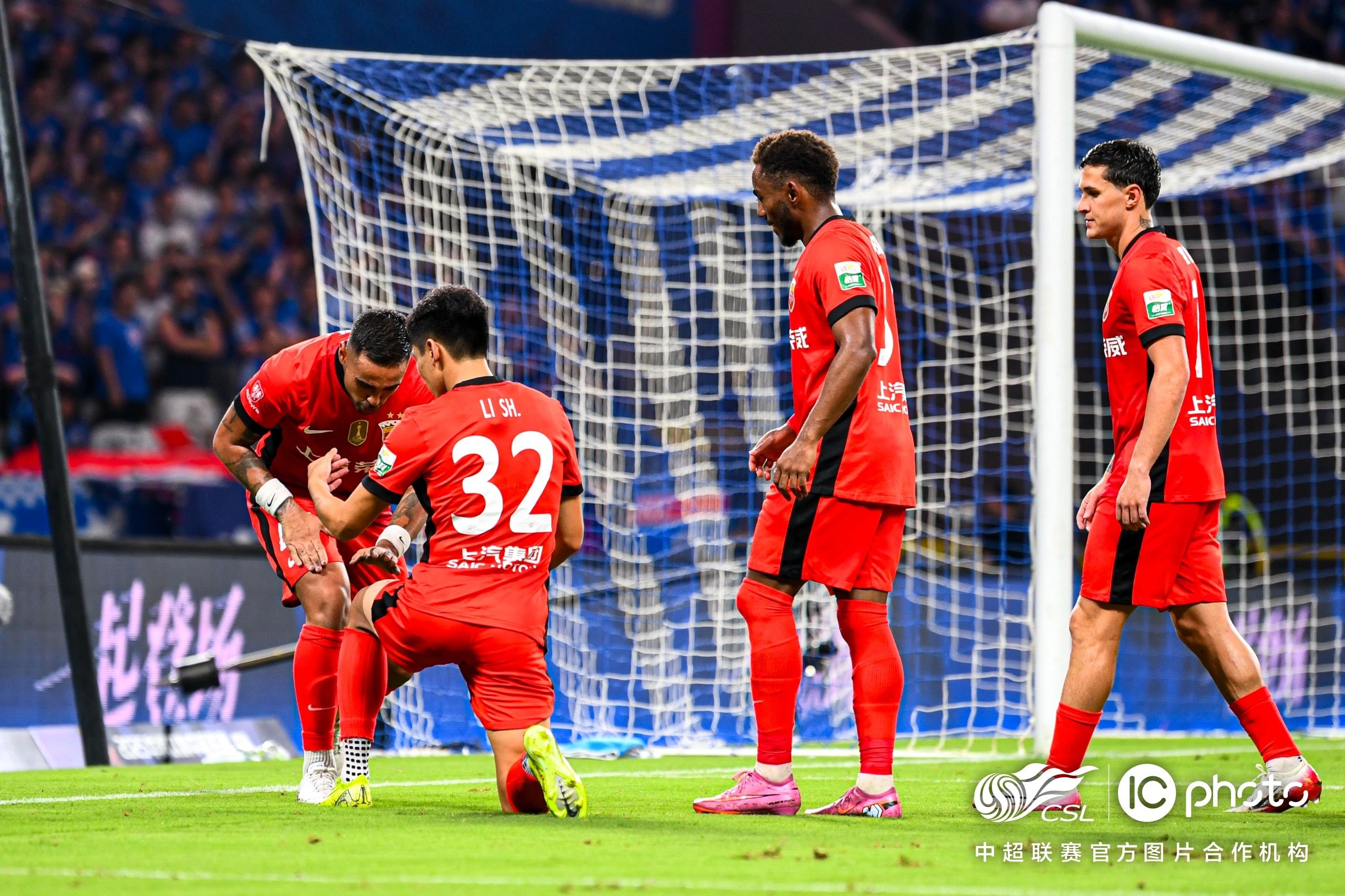 阿森纳抢签40球神锋