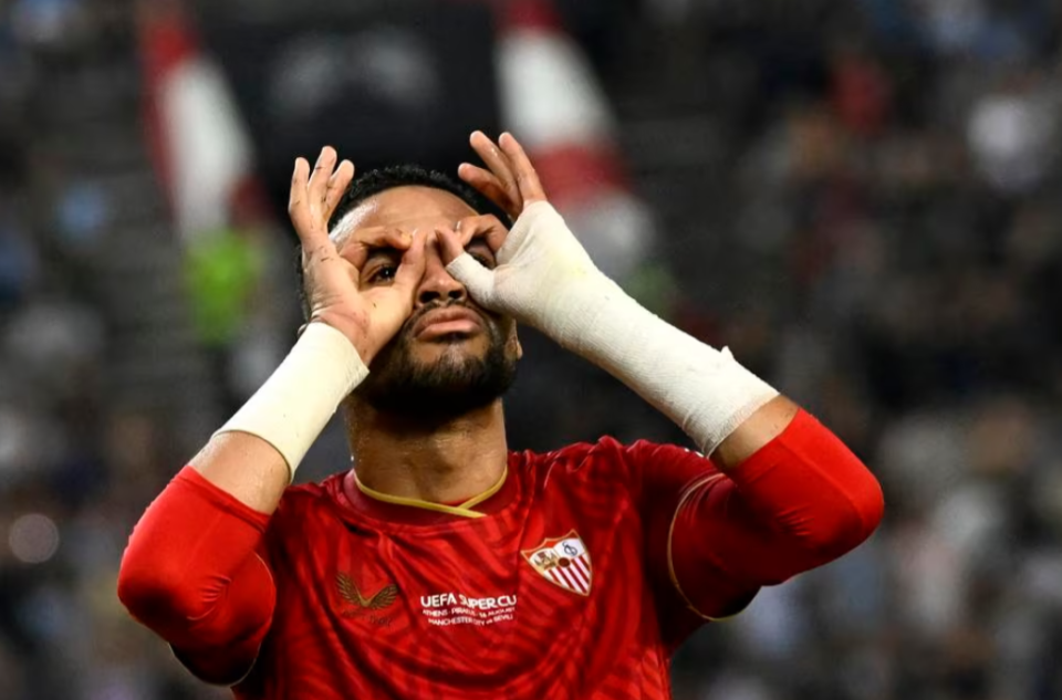 这也行？莱万多夫斯基关键节点回归赛场多特蒙德围绕欧超杯门线救险，塞维利亚临场应变备战欧冠的简单介绍